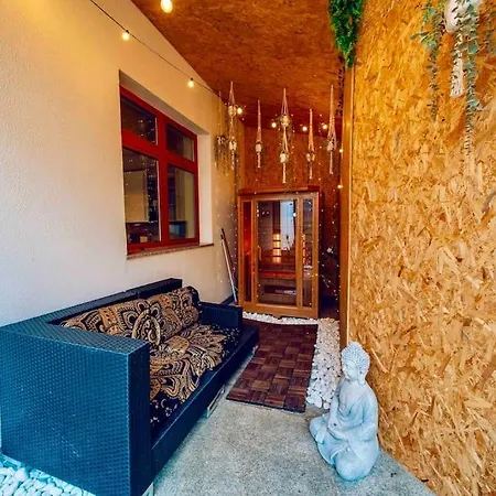 Апартаменты Miami Lovely Romantic Garden With Whirlpool *