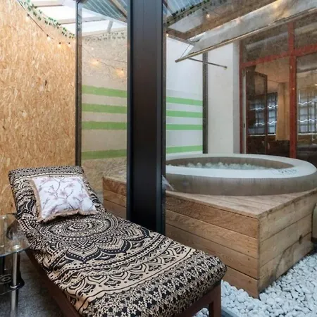 Miami Lovely Romantic Garden With Whirlpool *