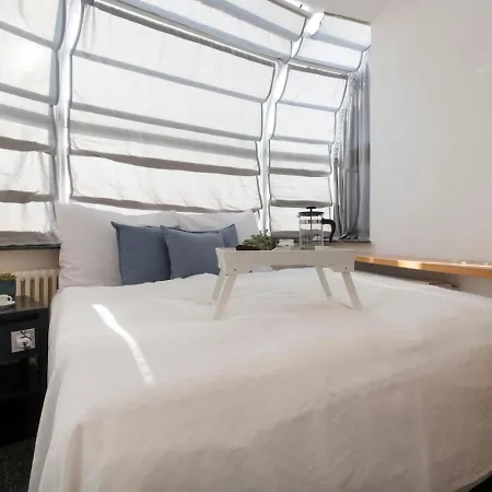 Miami Lovely Romantic Garden With Whirlpool Apartamento Praga