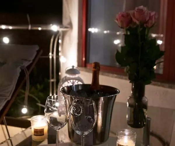 Apartmán Miami Lovely Romantic Garden With Whirlpool