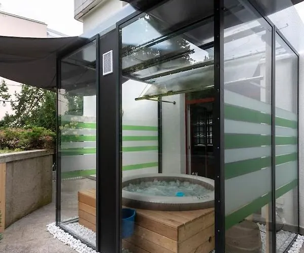 Miami Lovely Romantic Garden With Whirlpool Praha