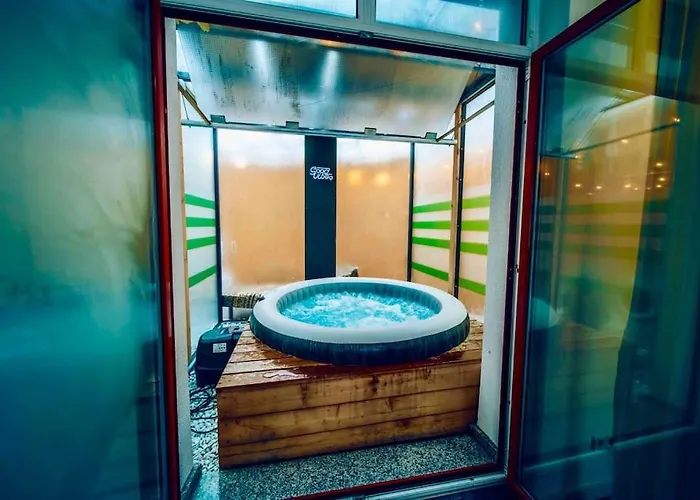 Miami Lovely Romantic Garden With Whirlpool * Praha