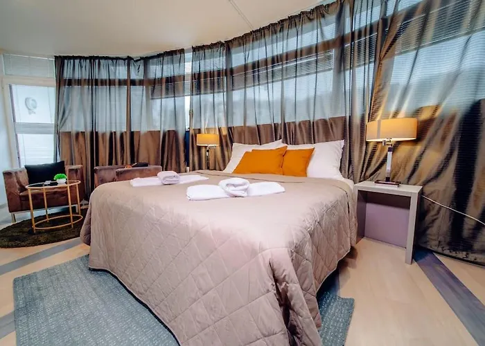 Miami Lovely Romantic Garden With Whirlpool Apartmán *