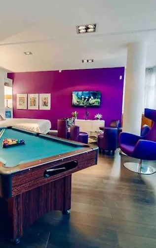 Miami Lovely Romantic Garden With Whirlpool Praha