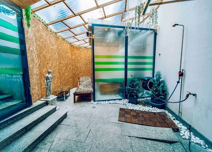 Miami Lovely Romantic Garden With Whirlpool *