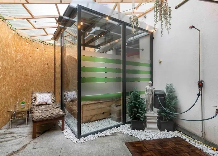 Miami Lovely Romantic Garden With Whirlpool Apartmán