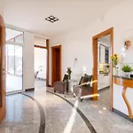 Miami Lovely Romantic Garden With Whirlpool Prag