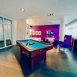Miami Lovely Romantic Garden With Whirlpool Daire Prag