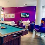 Miami Lovely Romantic Garden With Whirlpool Prag